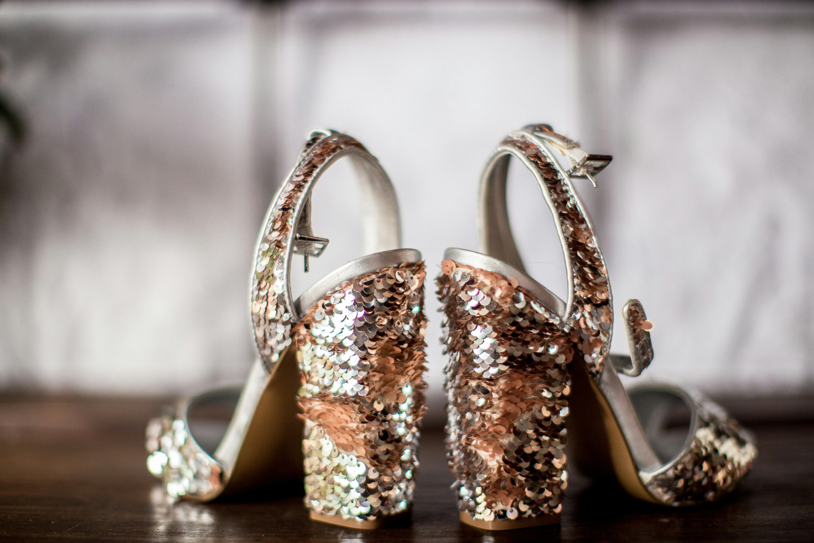 7 Stunning Juttis vs Heels for Brides