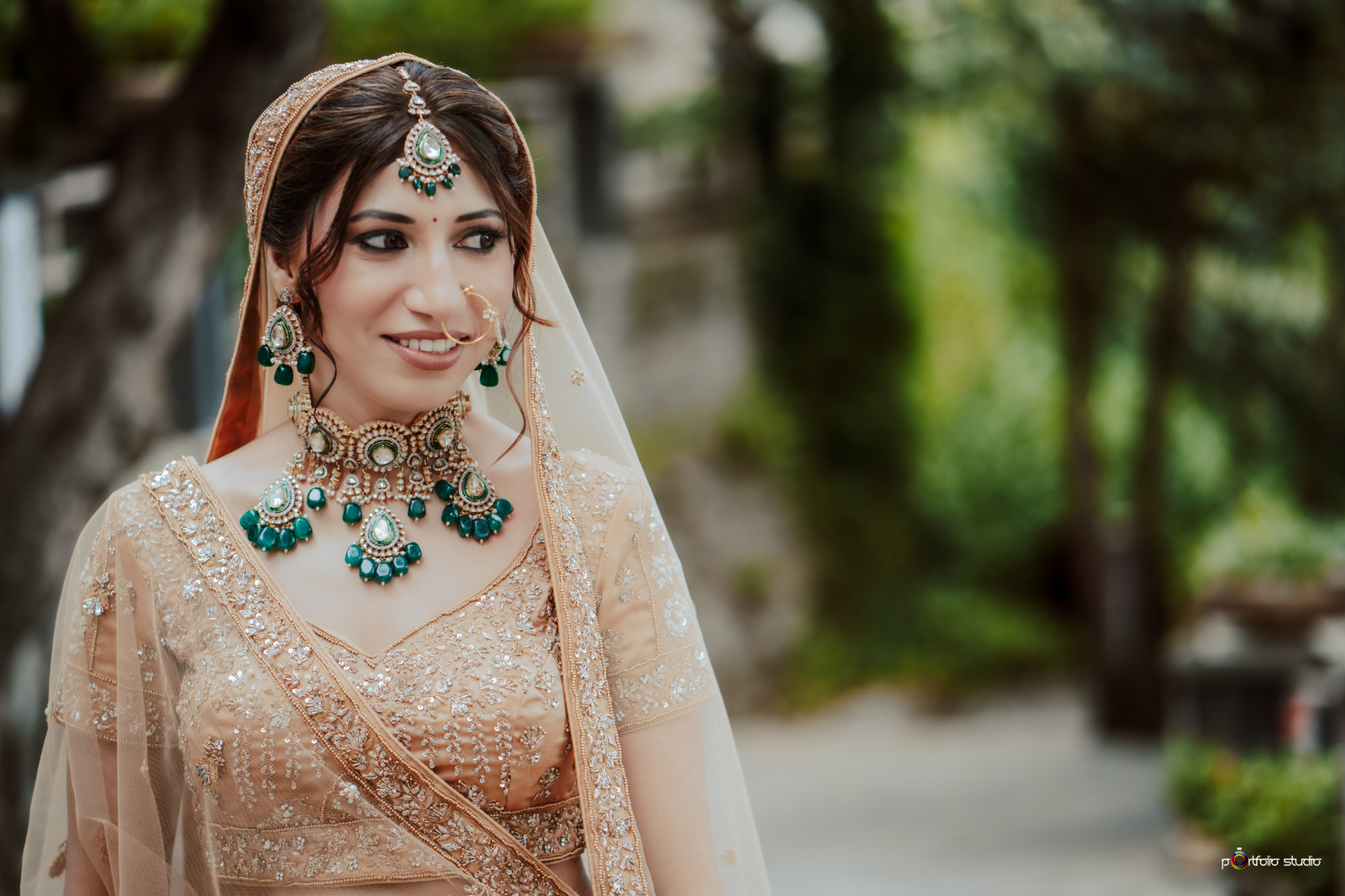 Latest 21 Stunning Bridal Solo Poses 2026