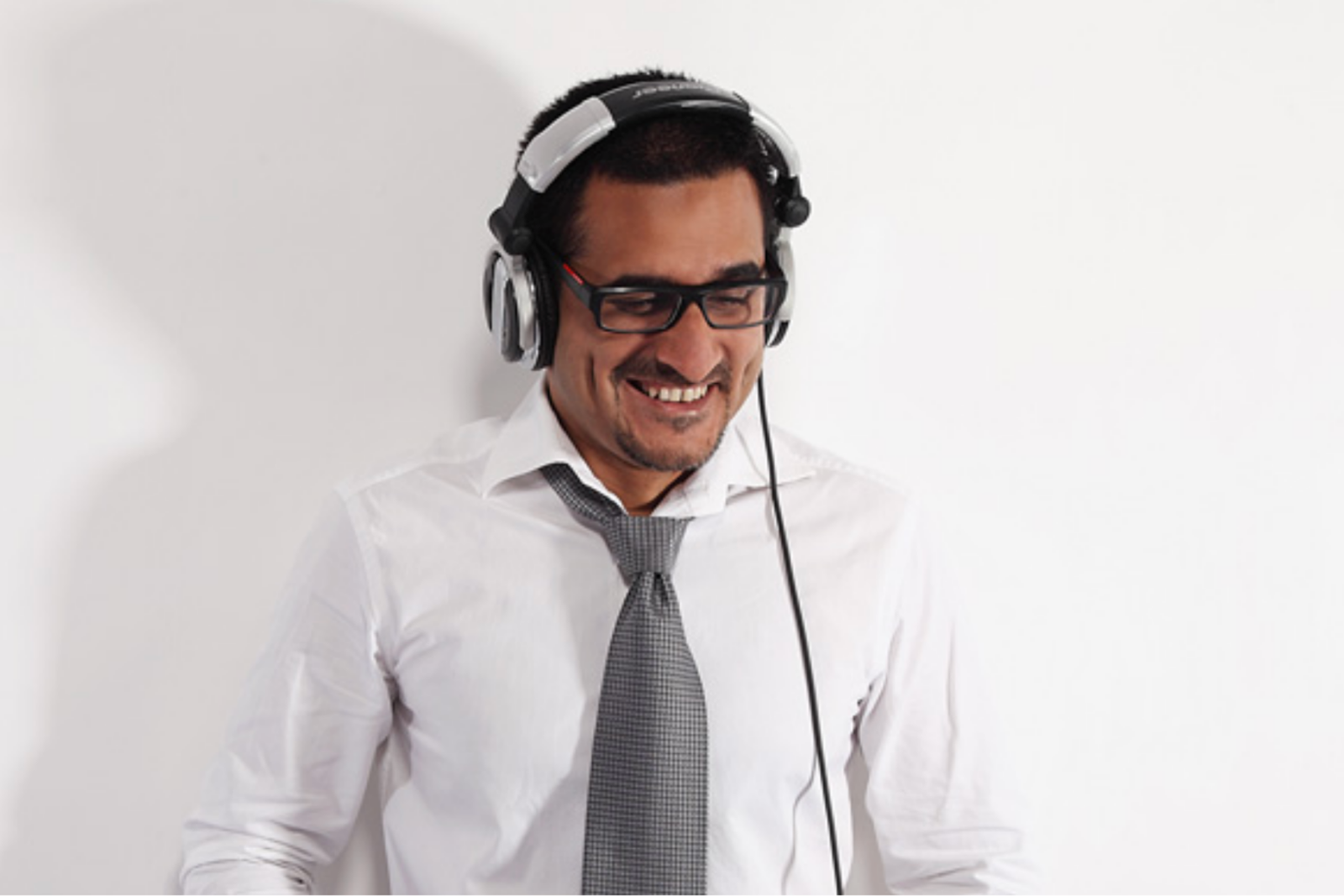 10 Wedding DJs in India for a Crazy Dance Floor