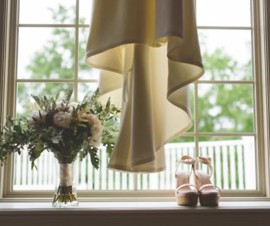 7 Stunning Juttis vs Heels for Brides