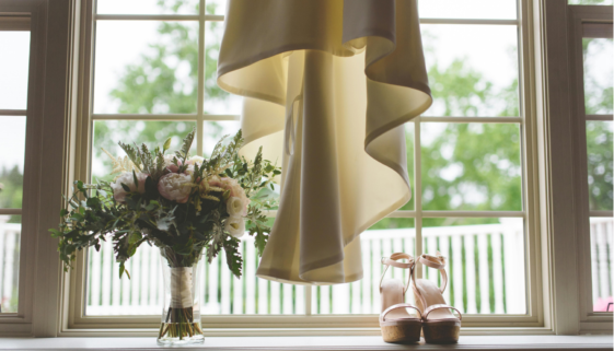 7 Stunning Juttis vs Heels for Brides