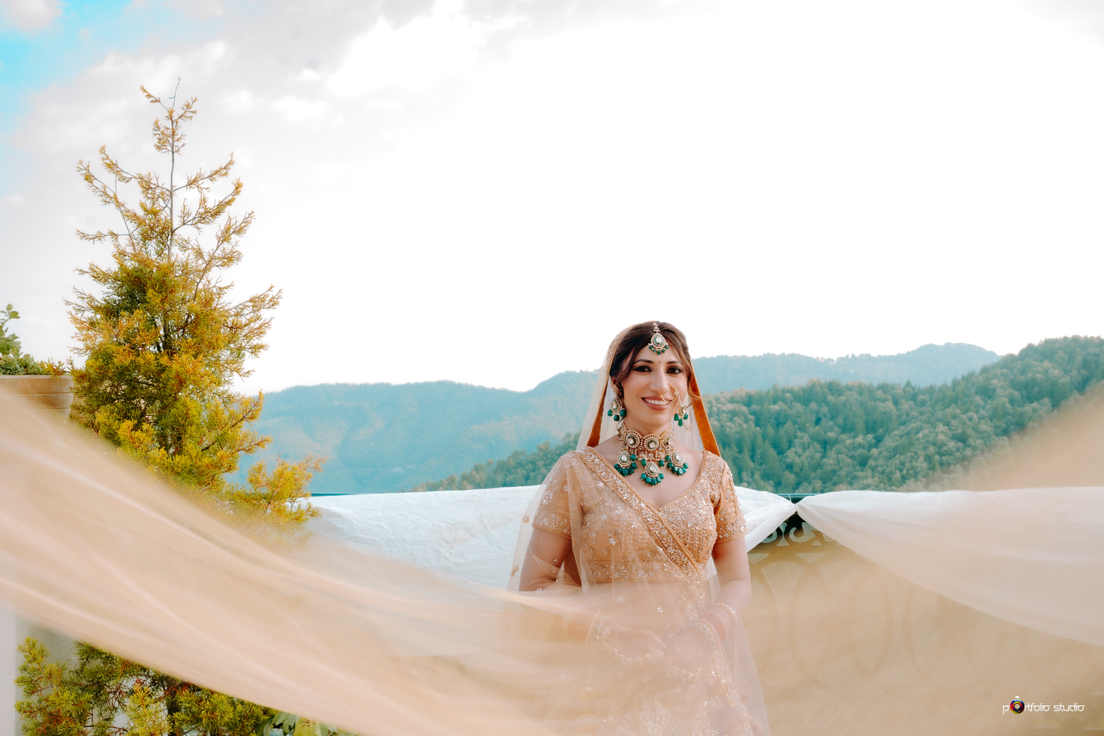 Latest 21 Stunning Bridal Solo Poses 2026